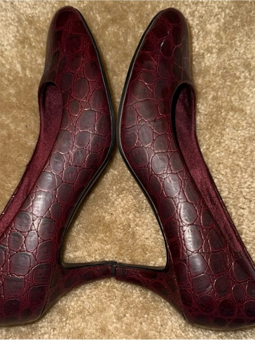 Life Stride Women's Wine Croc-Embossed Rounded Toe Pumps